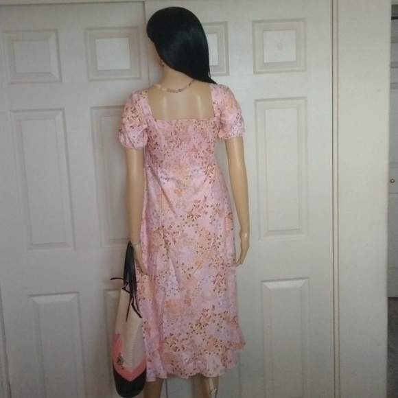 Spring + Mercer sundress/ H&M straw tote - Picture 6 of 11